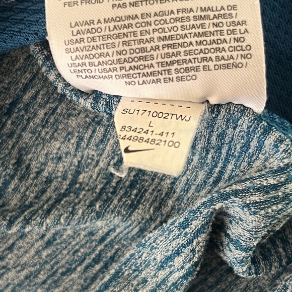 Nike Dri Fit Athletic Top Sz Large Short Sleeve Abstract Pattern - Picture 6 of 8